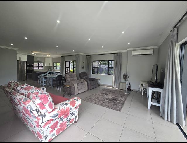 3 BEDROOM HOUSE FOR SALE IN NEW SALT ROCK CITY